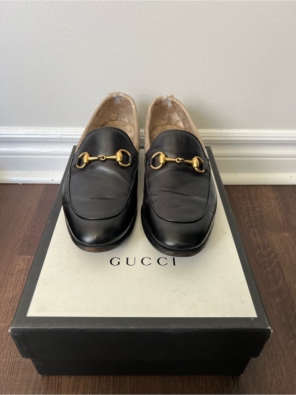 Gucci Black Leather Loafers with Gold Horsebit